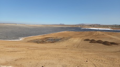 Сюда будут стекать дождевые воды, и водохранилище, как ожидается, начиная с этой зимы будет обеспечивать водой (в объеме двух миллионов кубометров) многих фермеров в этом районе